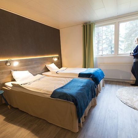 Pine Bay Lodge Person Eksteriør billede