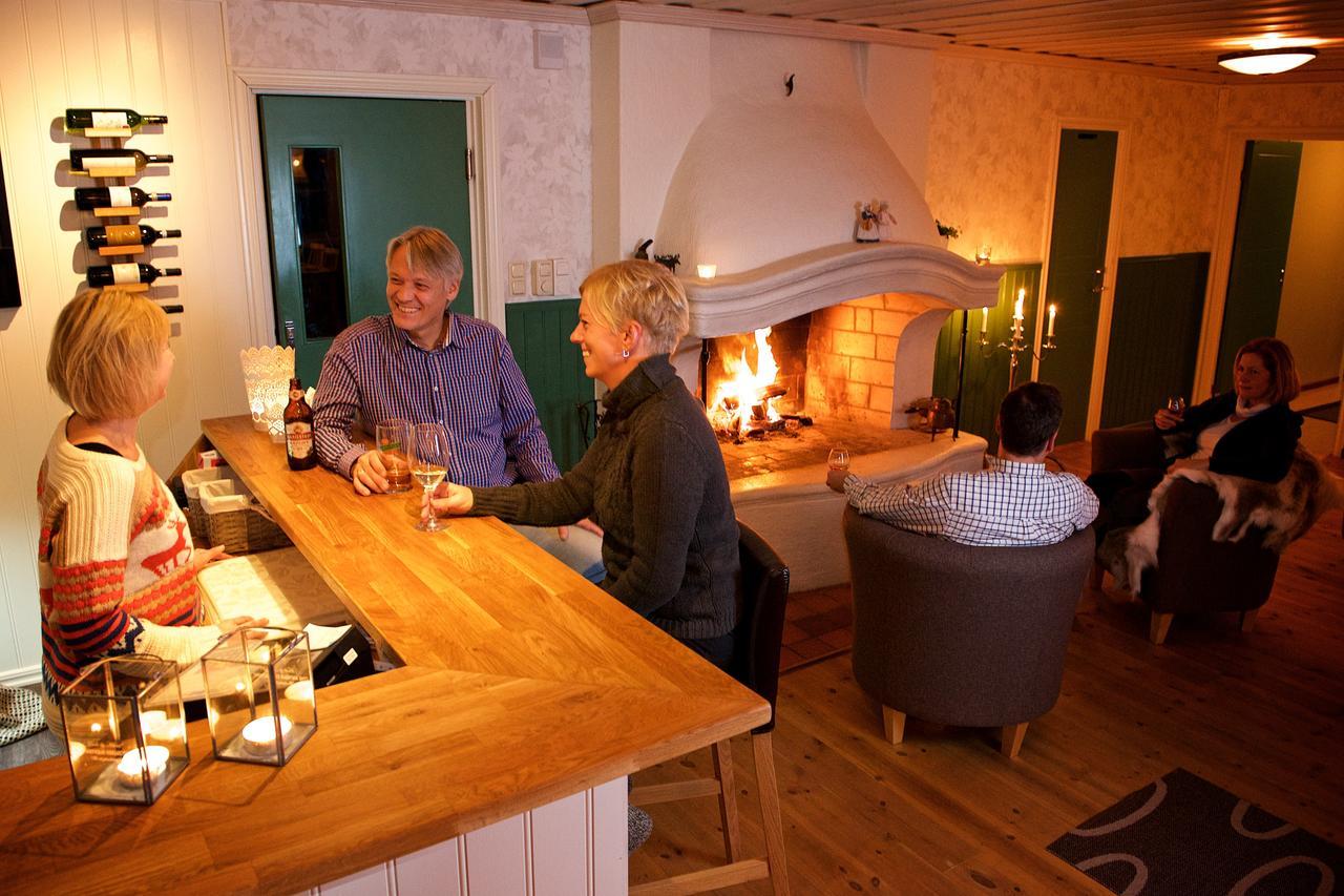 Pine Bay Lodge Person Eksteriør billede