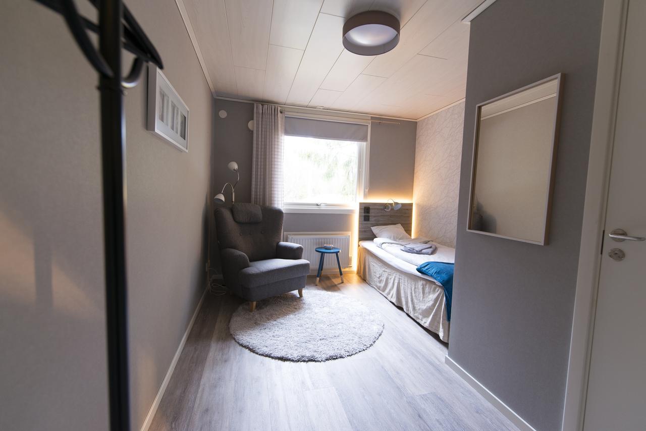 Pine Bay Lodge Person Eksteriør billede